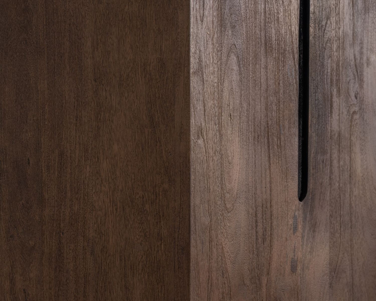 Armoire vintage en manguier avec portes et tiroirs bas "Slody"