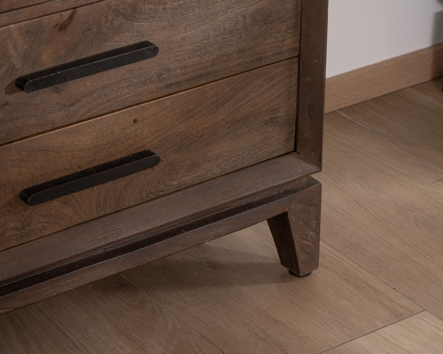 Armoire vintage en manguier avec portes et tiroirs bas "Slody"