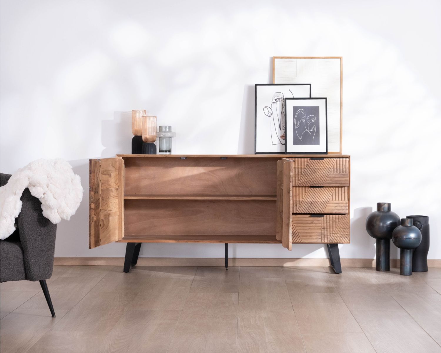 Meuble de rangement bas 160 cm avec tiroirs "Uky" design contemporain esprit rétro