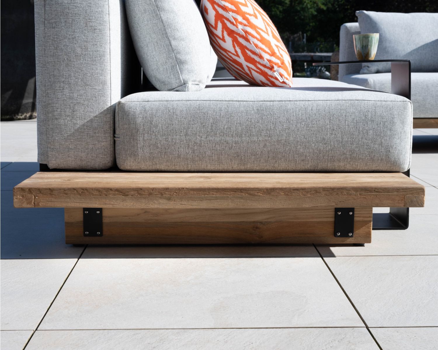 Grand canapé modulaire 5 places de jardin "Eclipse" avec tablette d'angle en teck