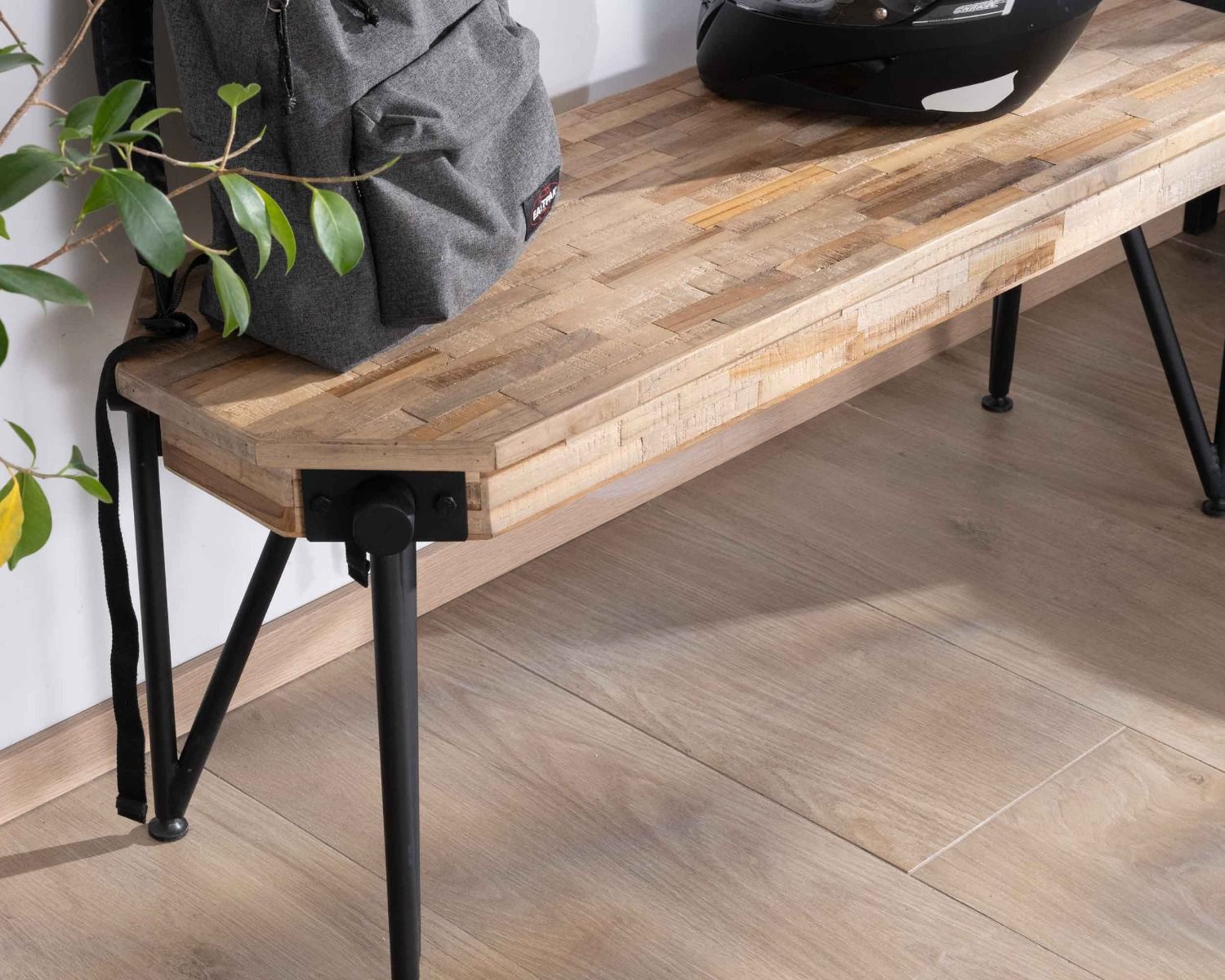 Banc en bois recyclé et métal noir "Bendigo"