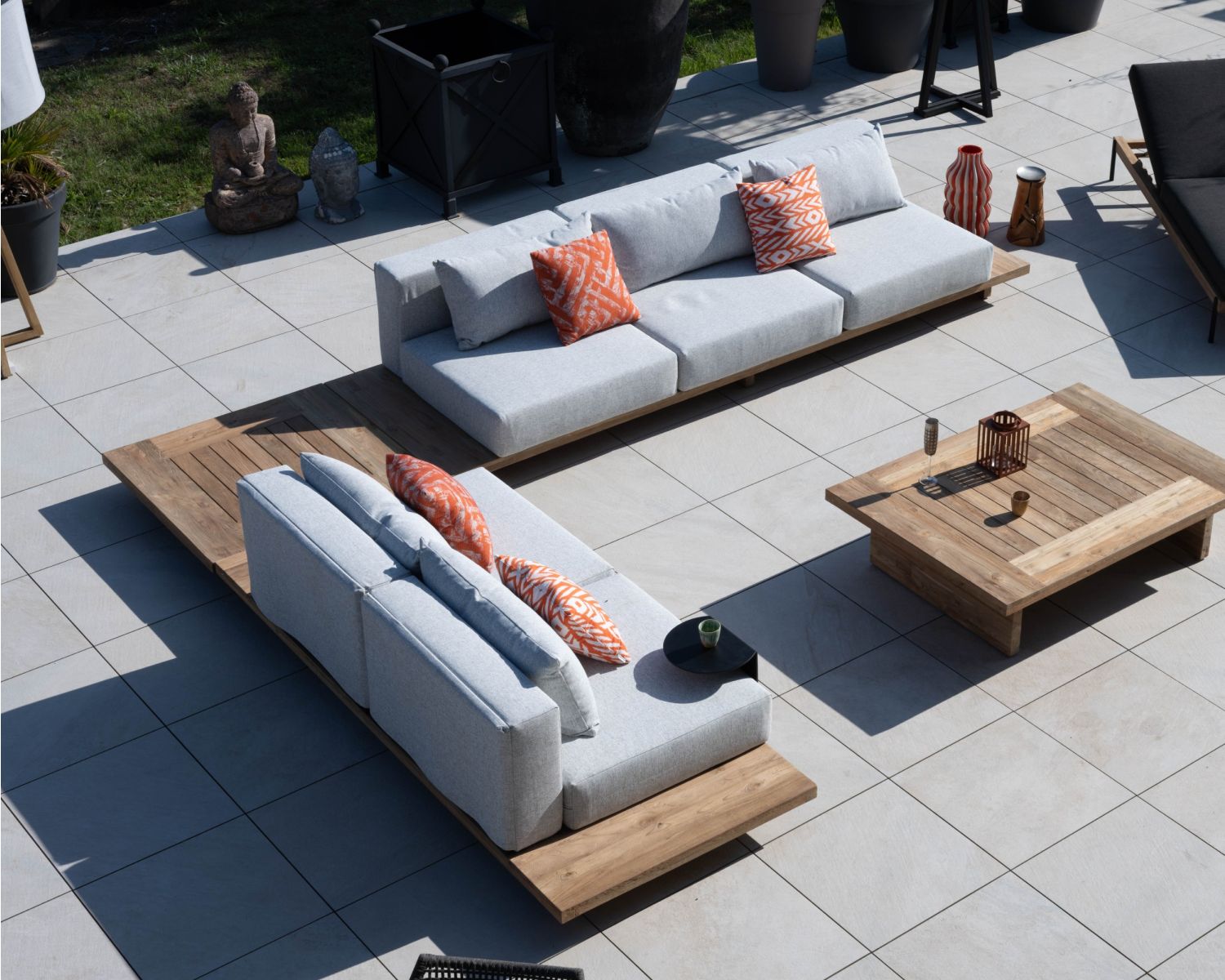 Grand canapé modulaire 5 places de jardin "Eclipse" avec tablette d'angle en teck