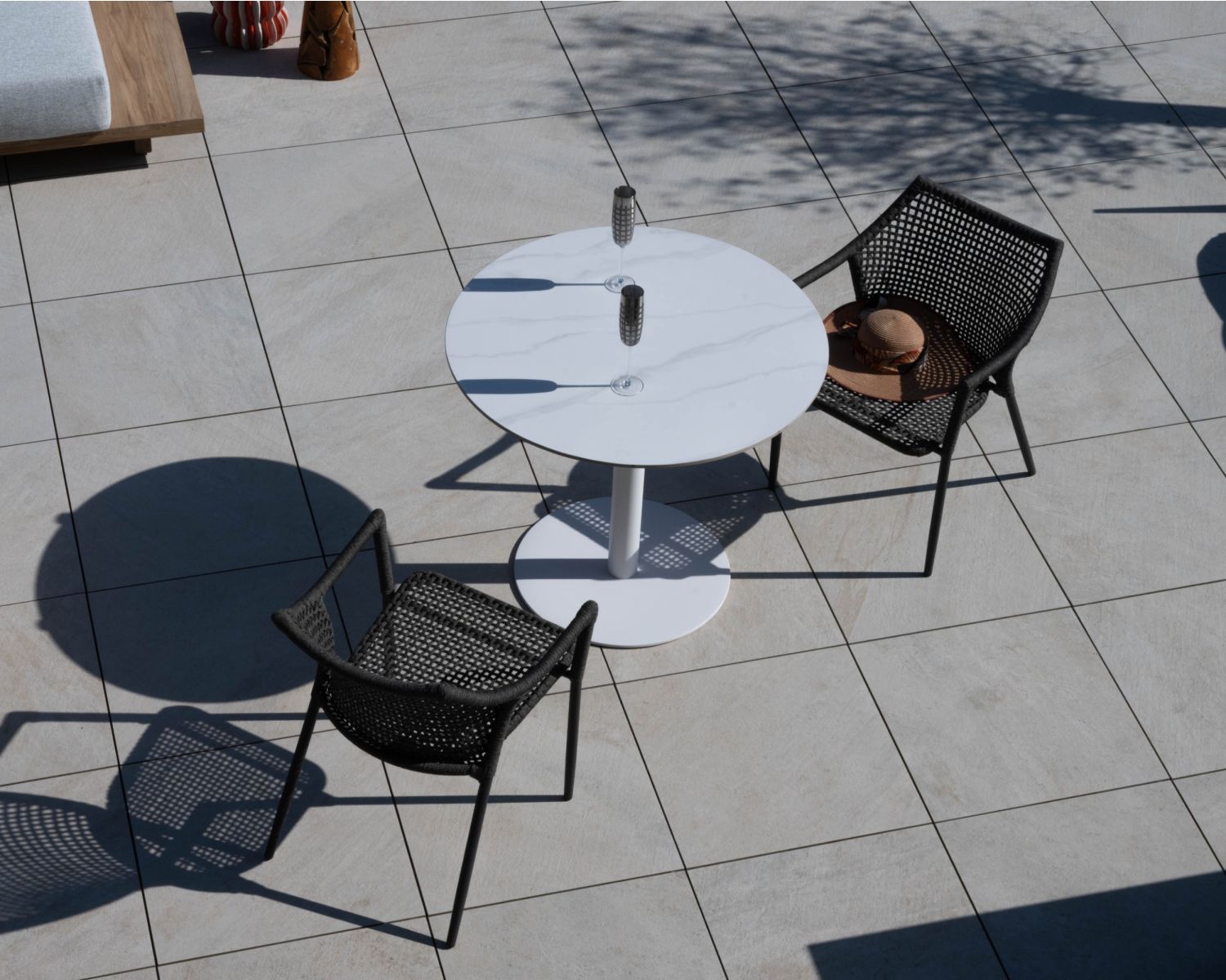 Petite table ronde blanche avec plateau céramique "Saint Tropez" 90 cm