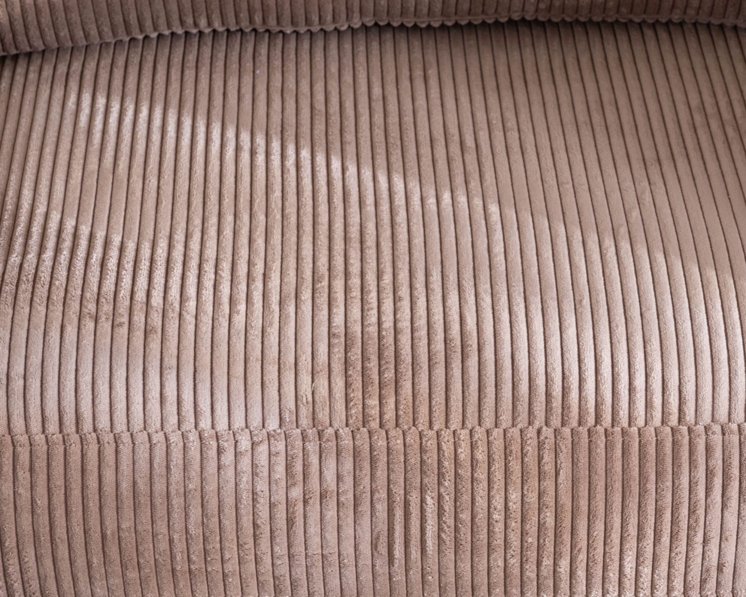 Fauteuil ultra confort esprit scandinave en velours côtelé camel "Hasting"