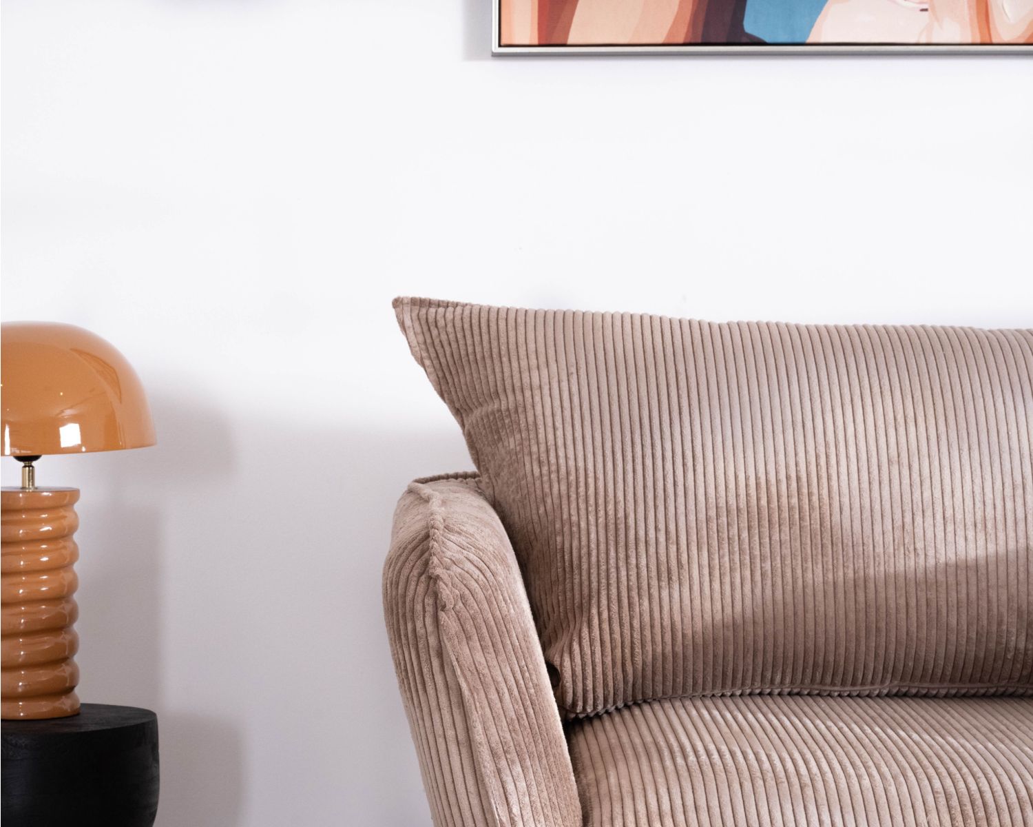 Fauteuil ultra confort esprit scandinave en velours côtelé camel "Hasting"