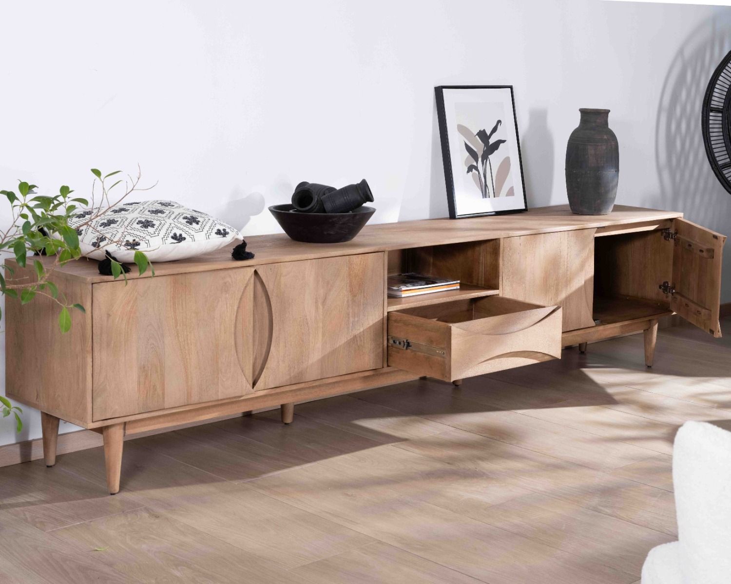 Meuble TV XXL 265cm en manguier massif 4 portes et 1 tiroir "Cabure"