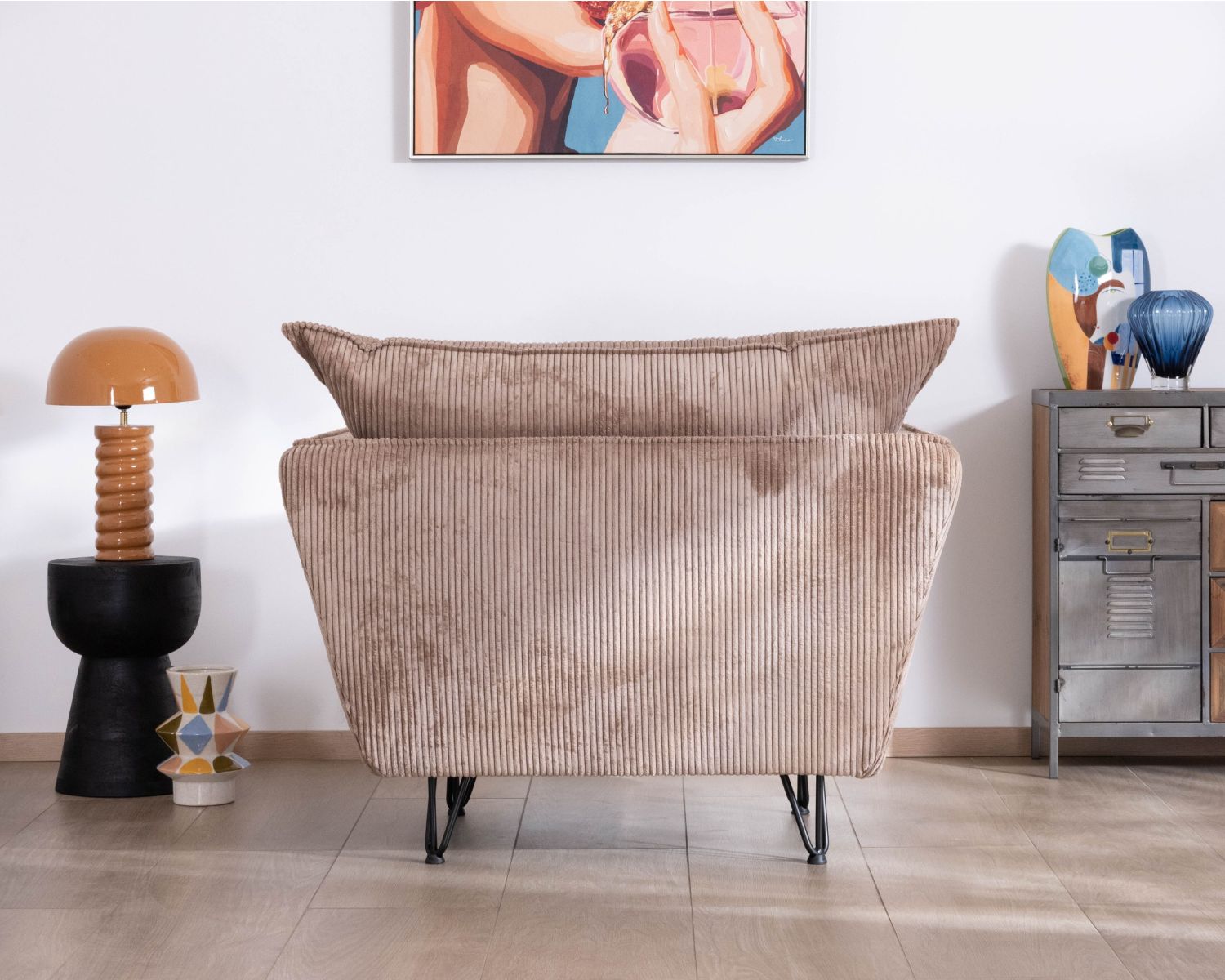 Fauteuil ultra confort esprit scandinave en velours côtelé camel "Hasting"