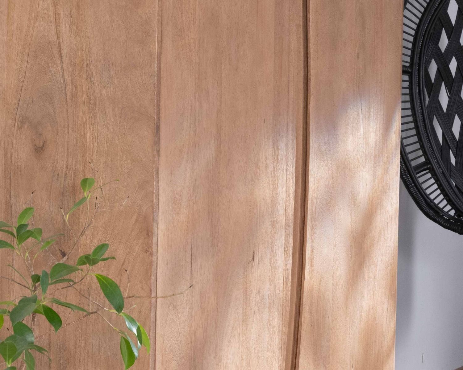 Armoirette 2 portes en manguier massif style contemporain "Cabure"