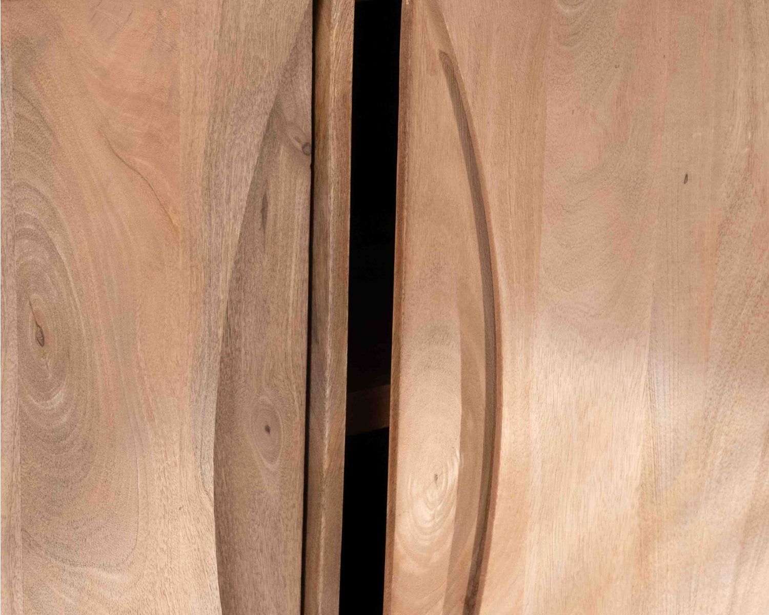 Bahut contemporain en manguier massif 2 portes avec poignées intégrées arc de cercle "Cabure"