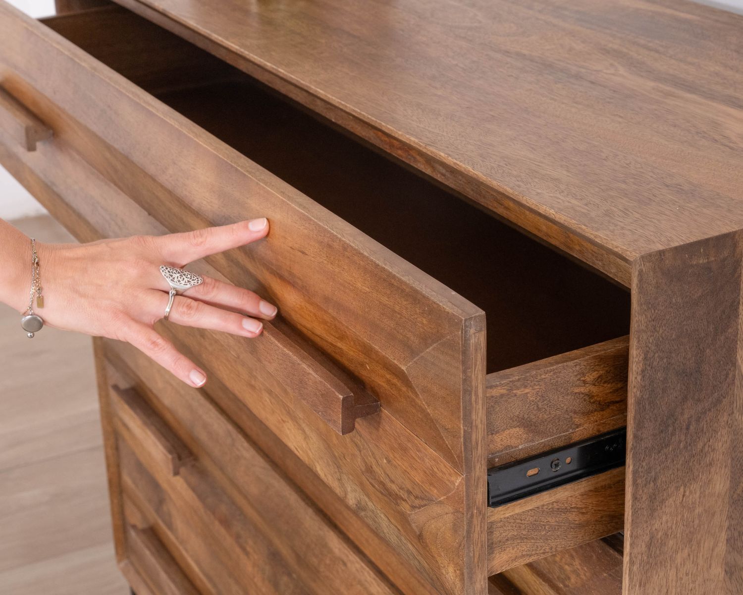 Commode 4 tiroirs grande largeur "Presto" en manguier style rétro