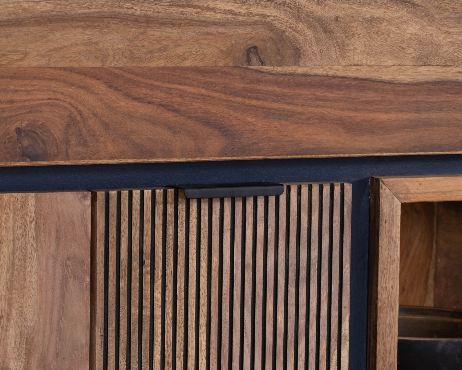 Argentier avec éclairage intérieur et étagères verre "Enoa" en palissandre et acacia