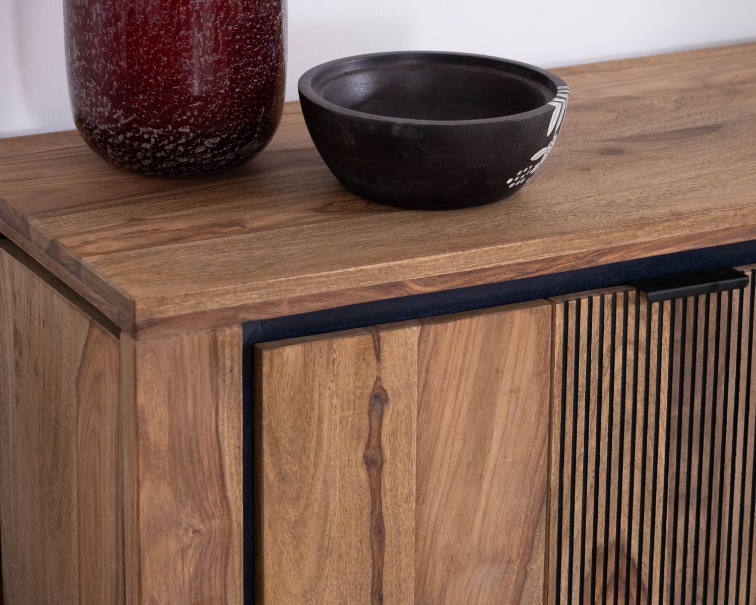 Bahut en palissandre et acacia "Enoa" avec étagères en verre