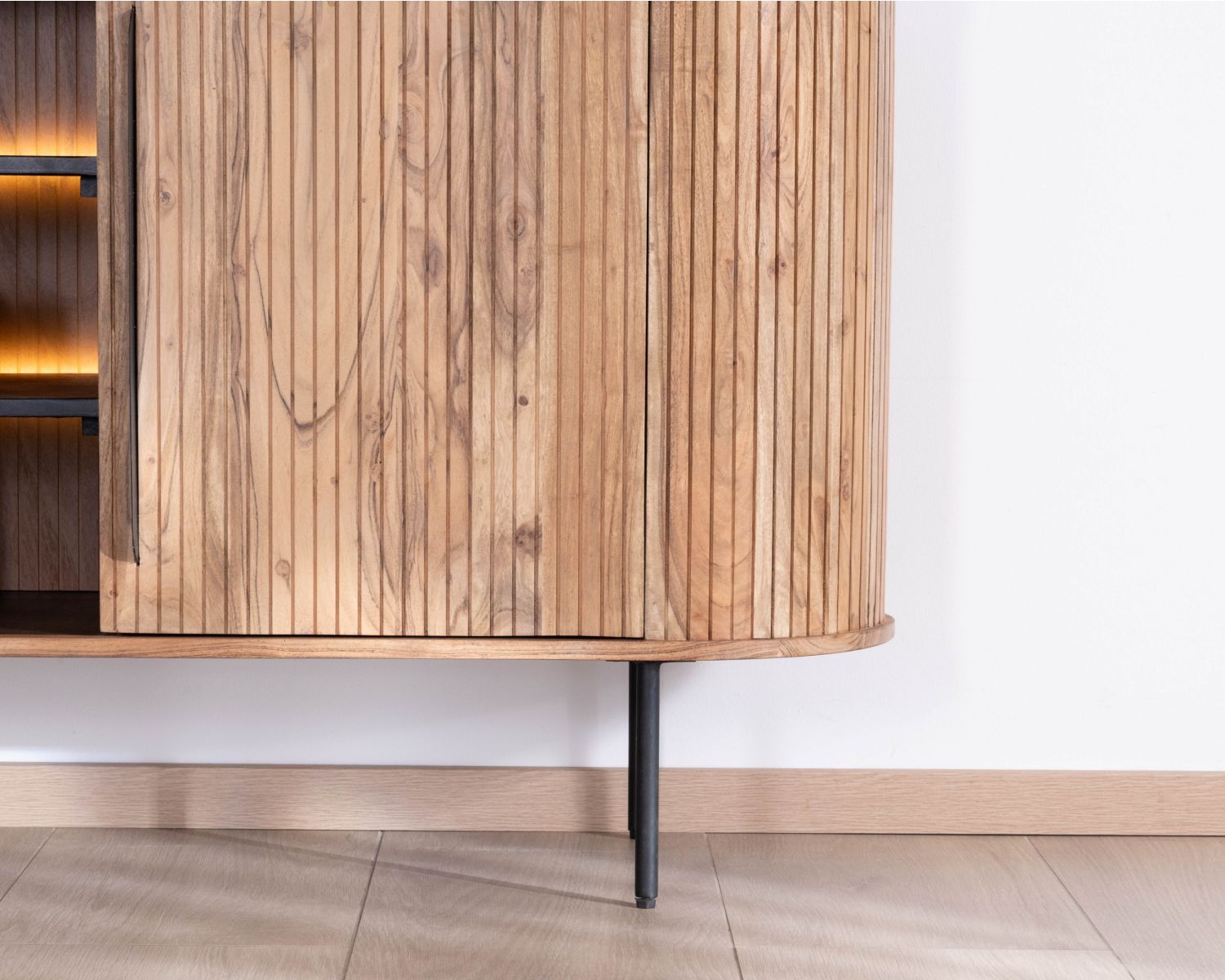 Buffet design rétro avec niches centrales "Bopee" avec éclairage LED