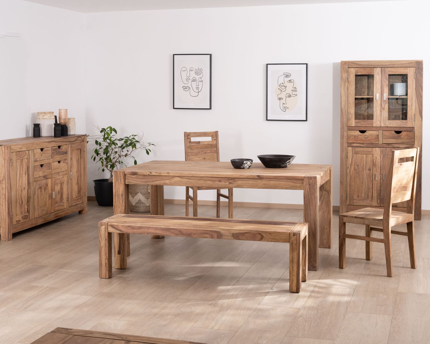 Table de repas extensible en palissandre "Kalanohé" 180 cm