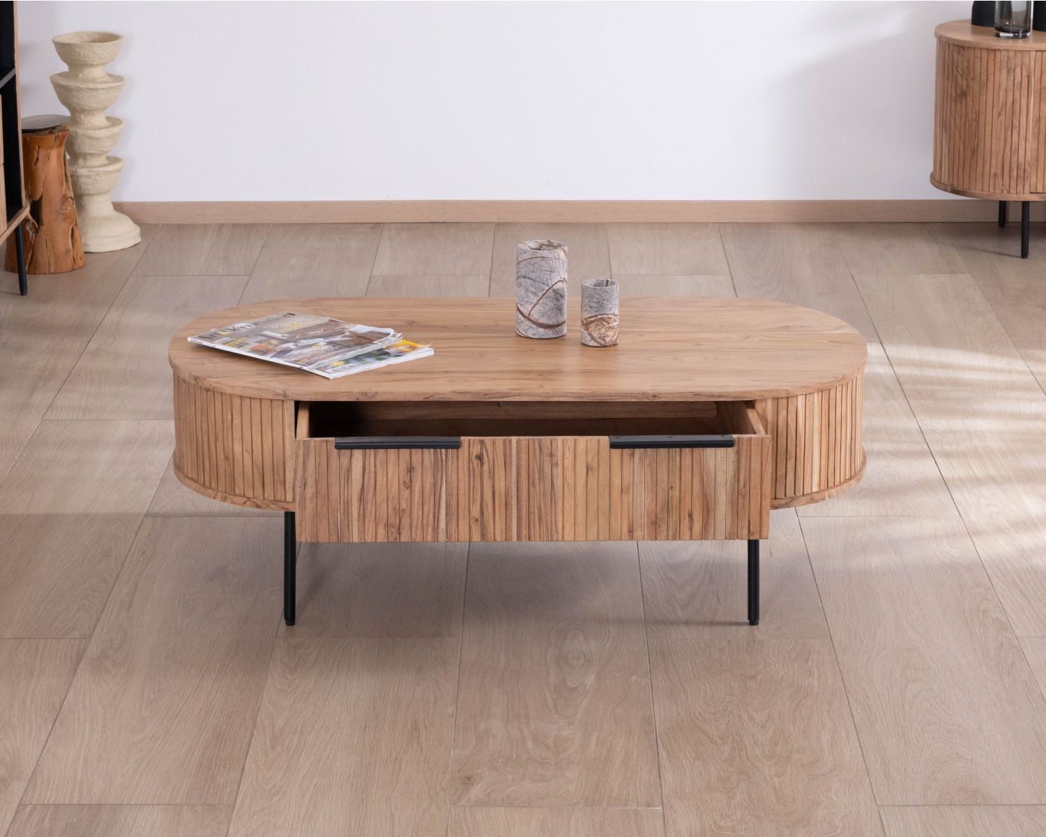 Table de salon ovale design newtro avec grand tiroir traversant "Bopee"