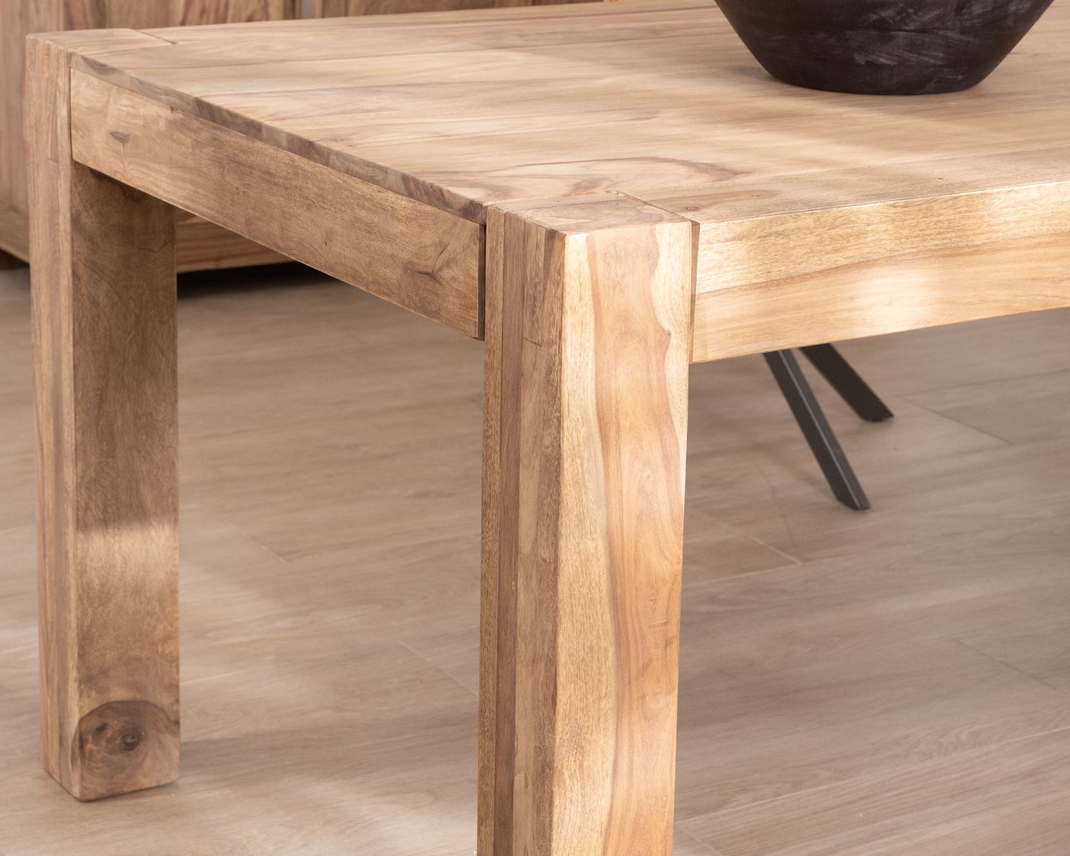 Table de repas rectangulaire en palissandre "Kalanohé" 160 cm