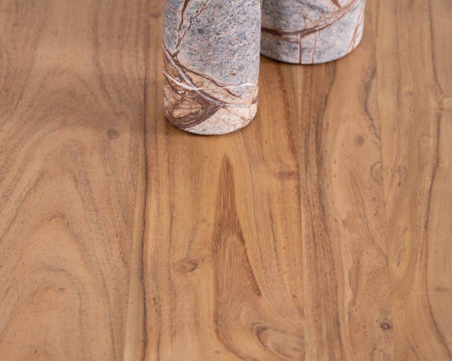 Table de salon ovale design newtro avec grand tiroir traversant "Bopee"