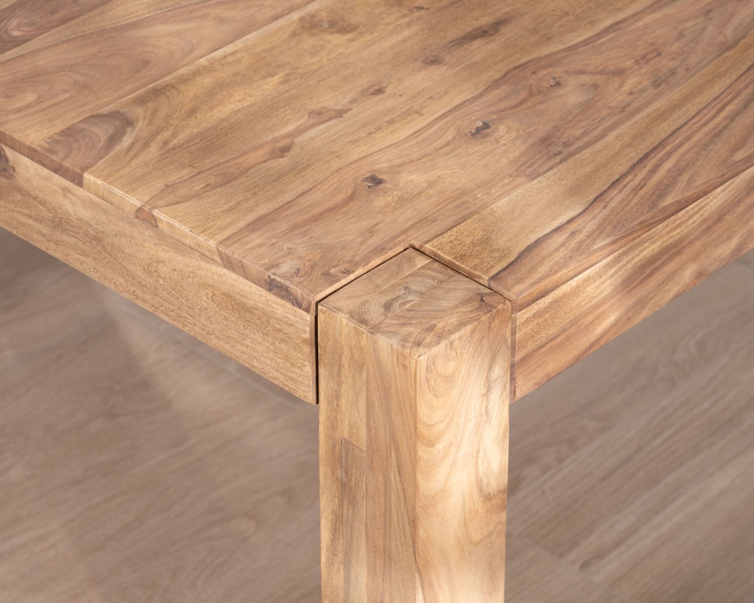 Table à manger carrée en palissandre "Kalanohé" 135 cm