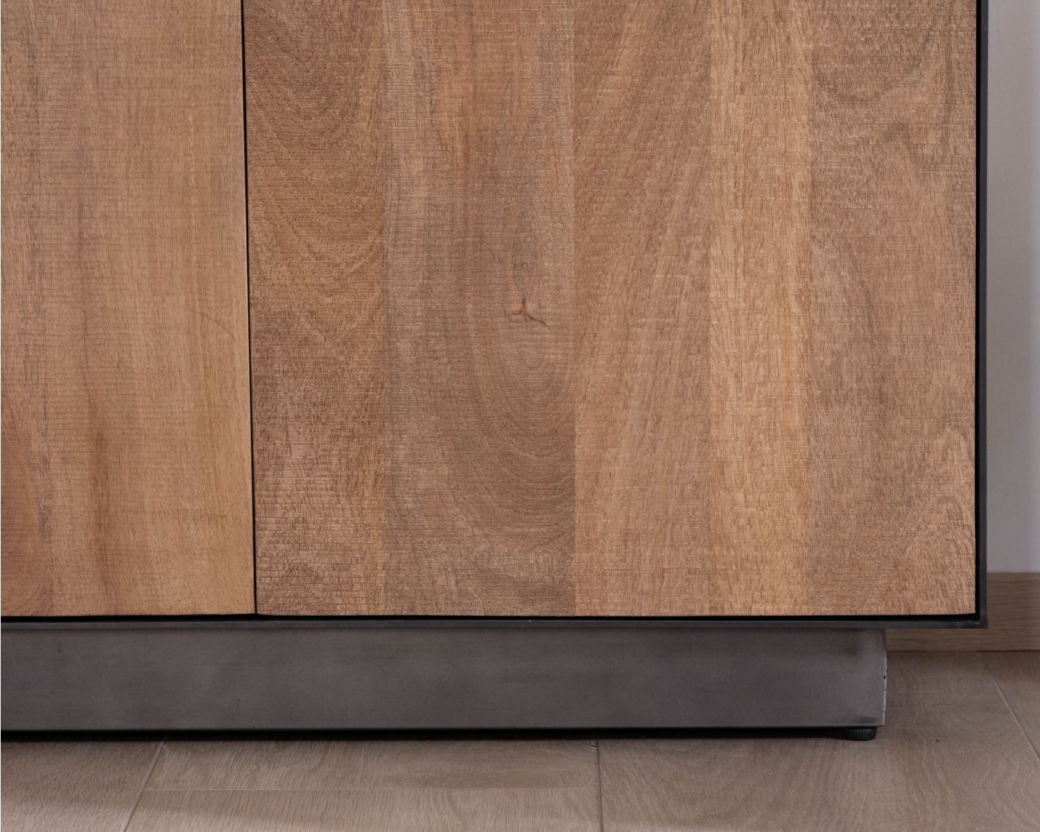 Buffet 3 portes en manguier style épuré  "Santo" 150 cm