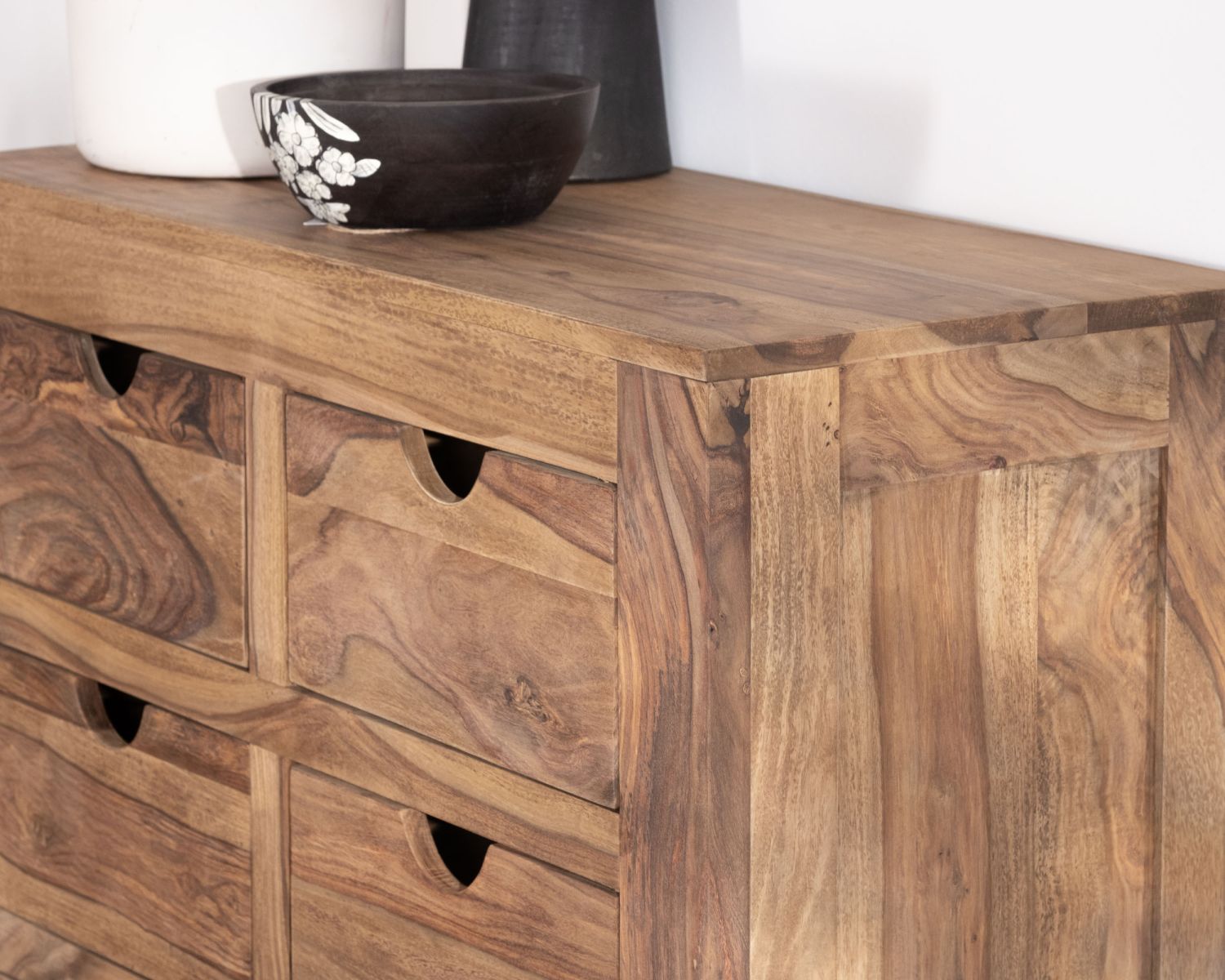 Commode en palissandre à 8 tiroirs "Kalanohé"