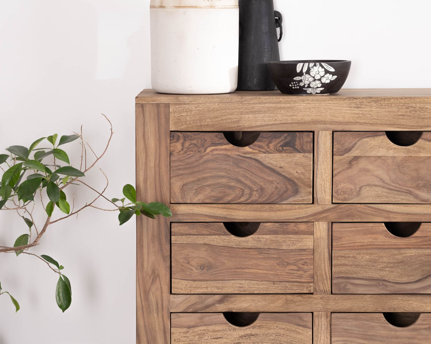 Commode en palissandre à 8 tiroirs "Kalanohé"