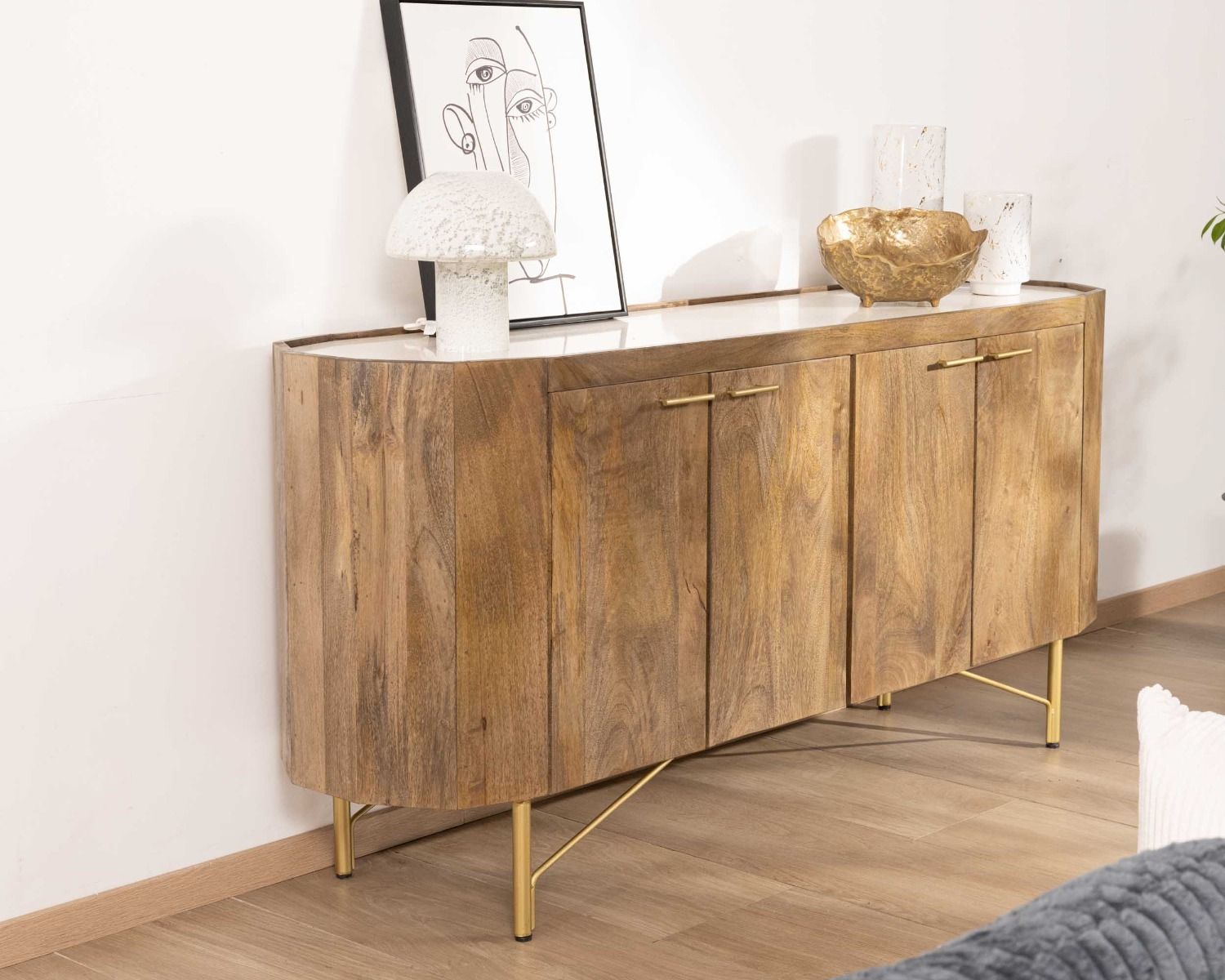 Buffet arrondi avec plateau en terrazzo blanc et pieds métal doré "Bruges"