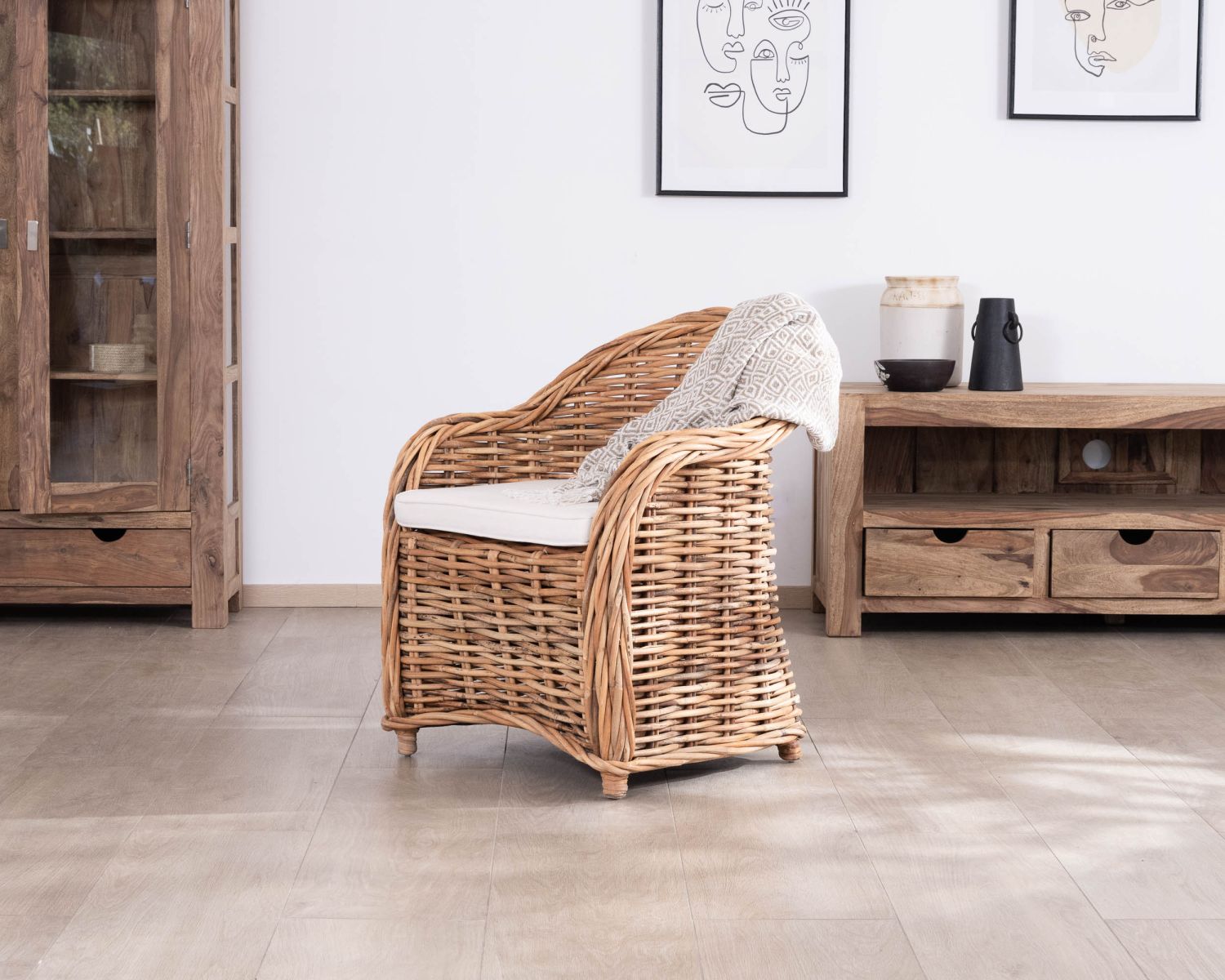 Fauteuil extérieur en rotin tressé avec coussin d'assise "Taipa Beach"