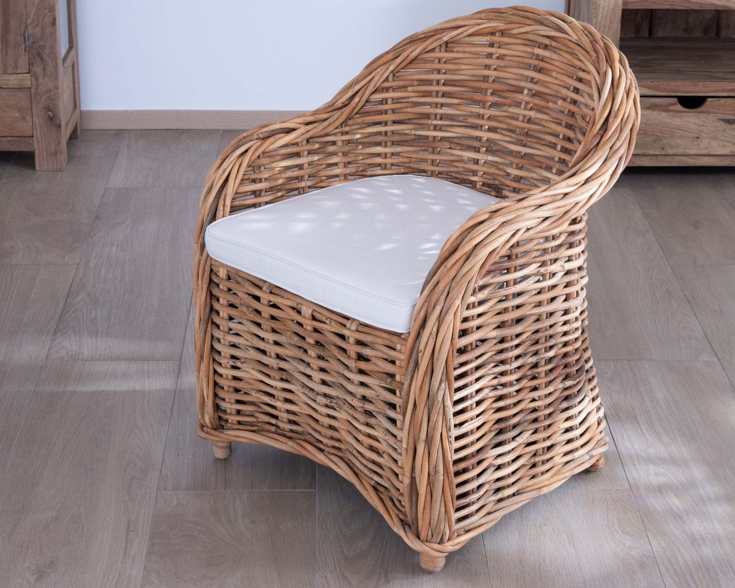 Fauteuil extérieur en rotin tressé avec coussin d'assise "Taipa Beach"