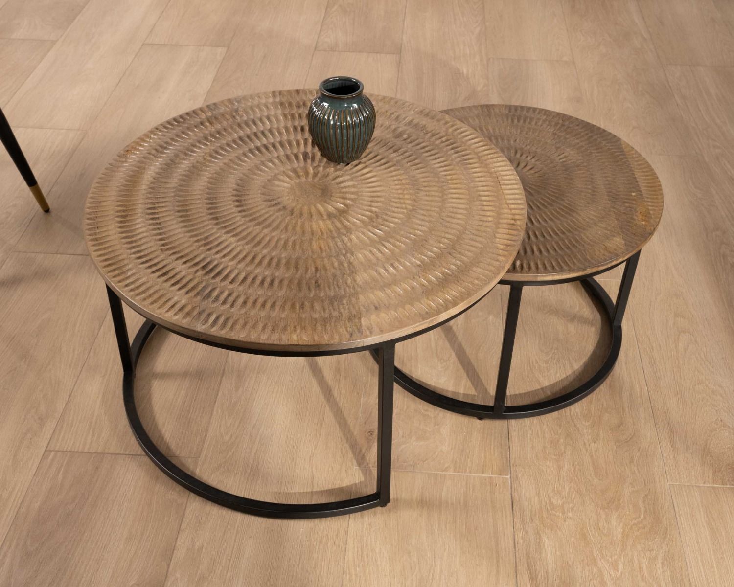 Ensemble de 2 tables basses rondes gigognes noires plateau bois "Joe"