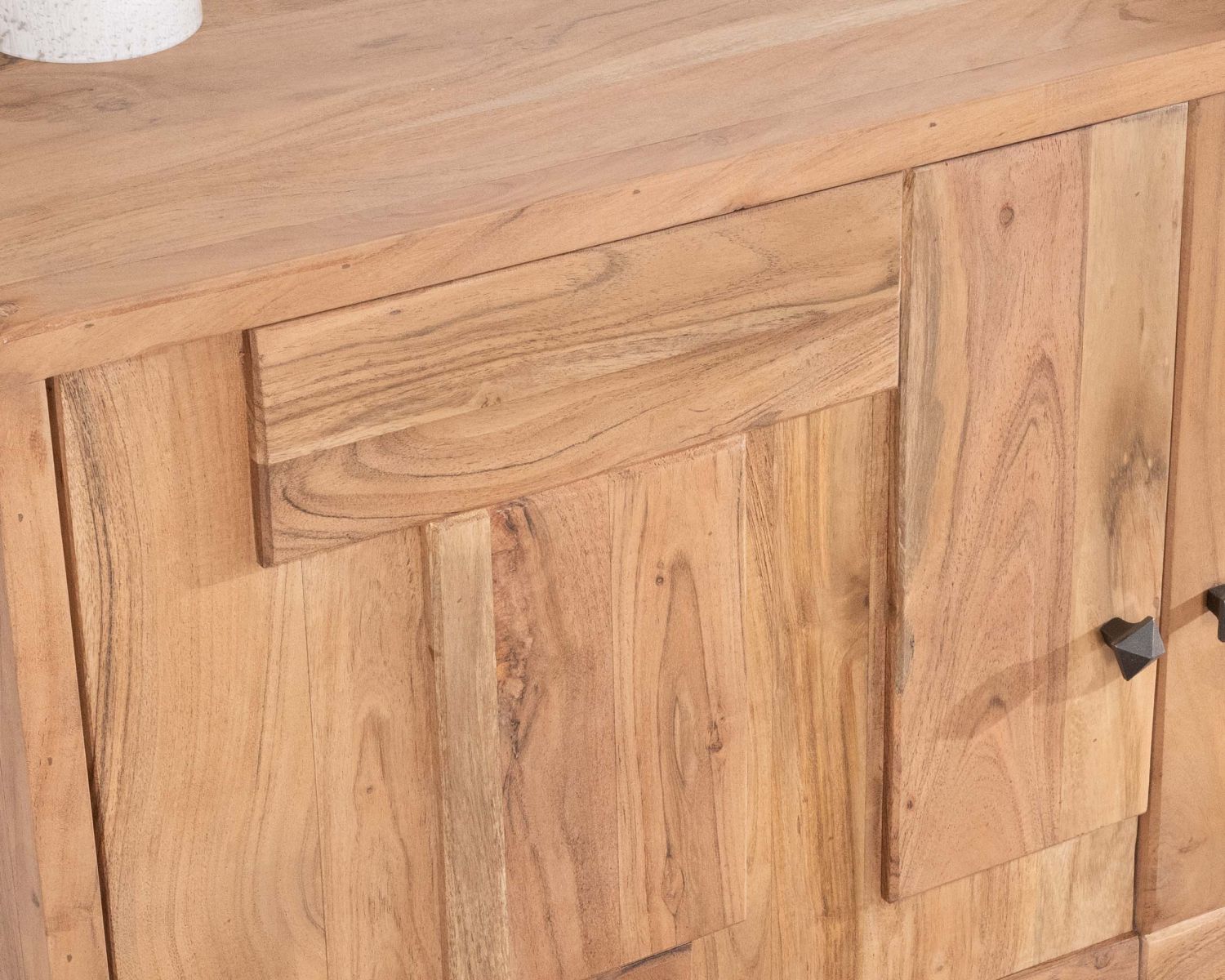 Bahut rétro 3 portes façades motif empiècement en acacia "Puzzle"