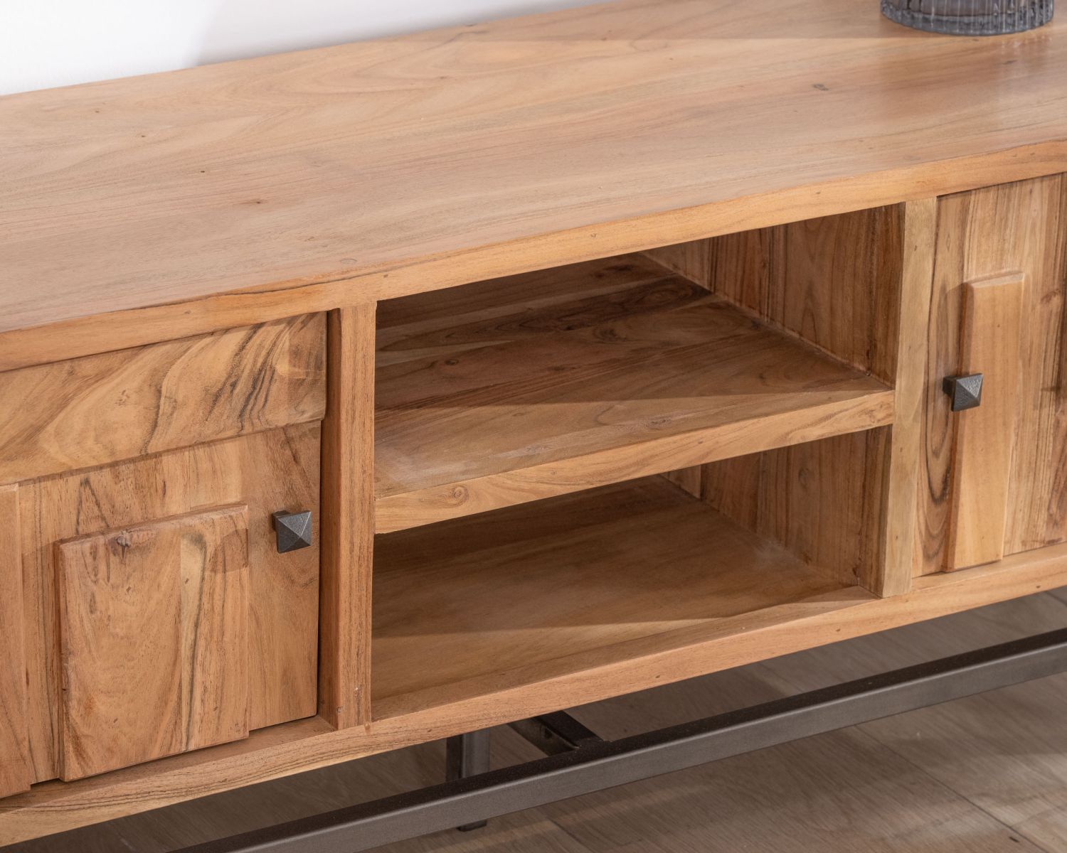 Meuble télé design rétro en acacia et métal "Puzzle" 150 cm