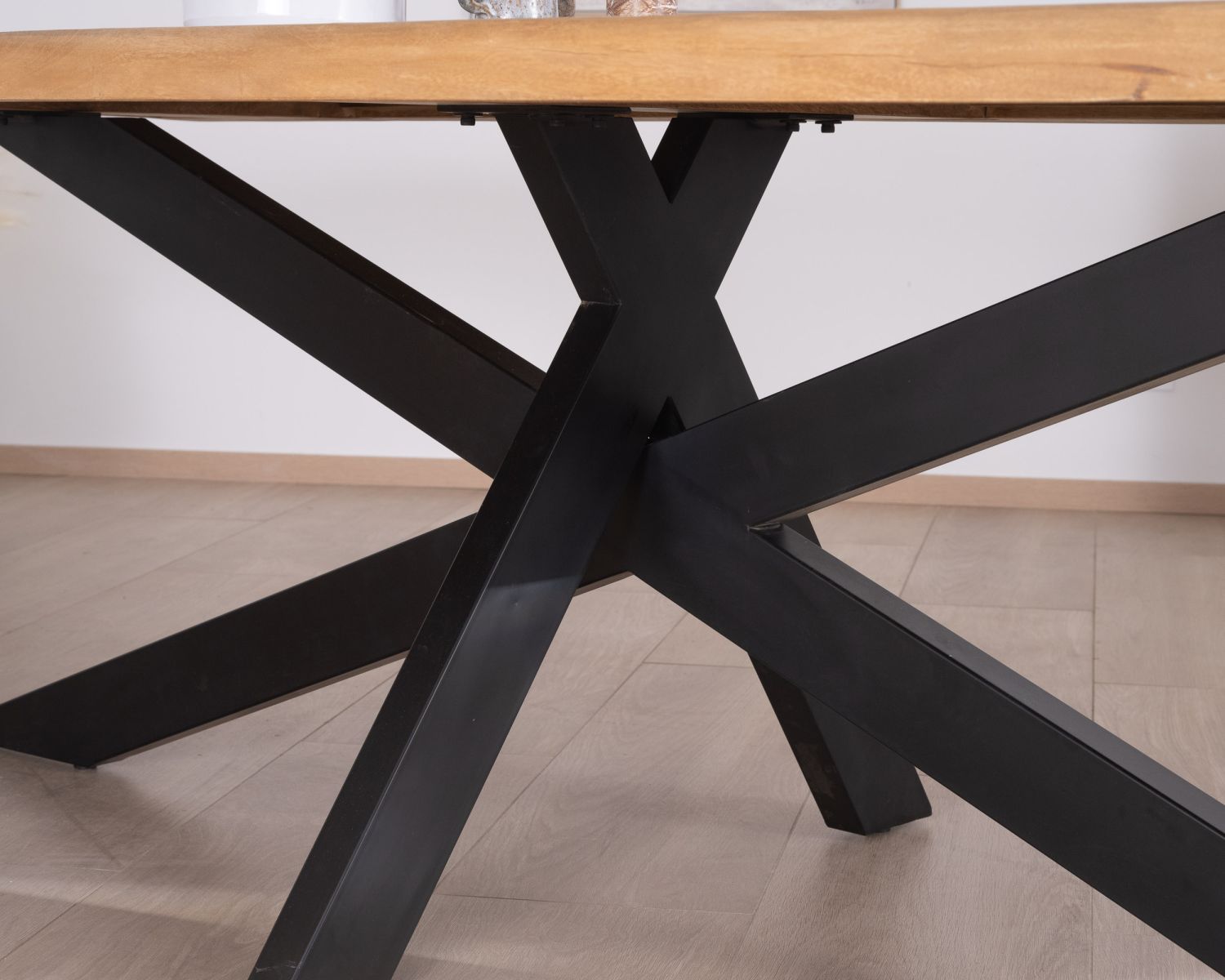 Table de repas 200 cm plateau en manguier bords naturels "Presolino" pieds croix métal