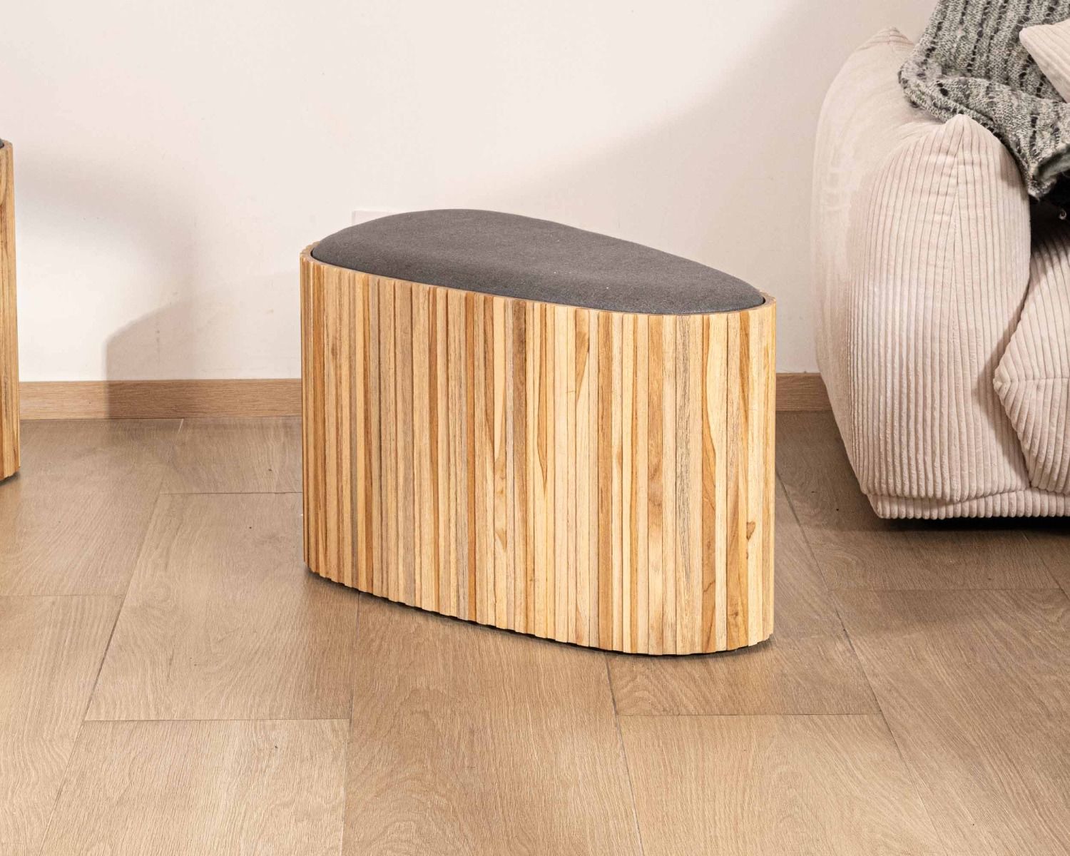 Petite banquette en bois de teck recyclé et tissu gris "Foster"