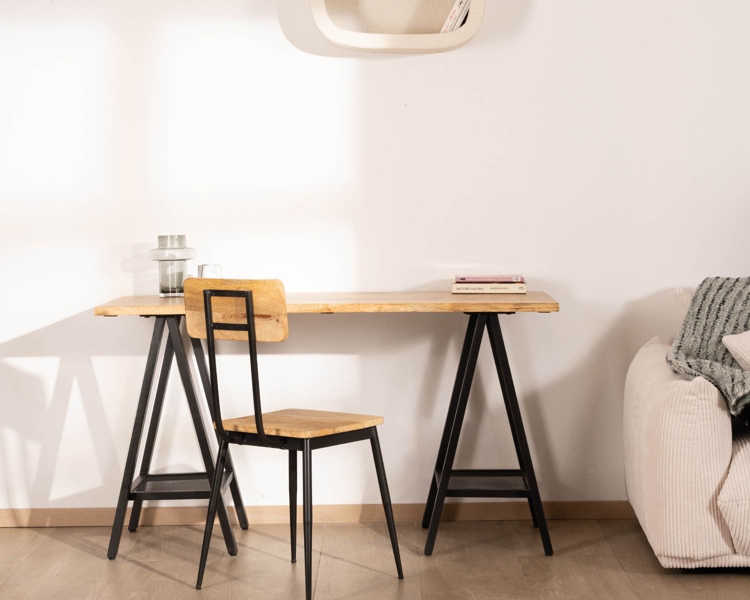 Lot de 2 chaises industrielles bois massif métal noir "Atelier Kraft"