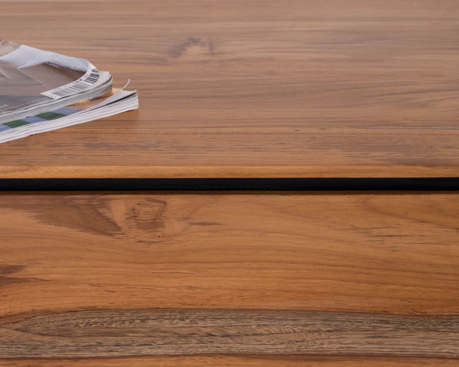 Meuble télé 175 cm bicolore contemporain "Olonie" en teck naturel et métal