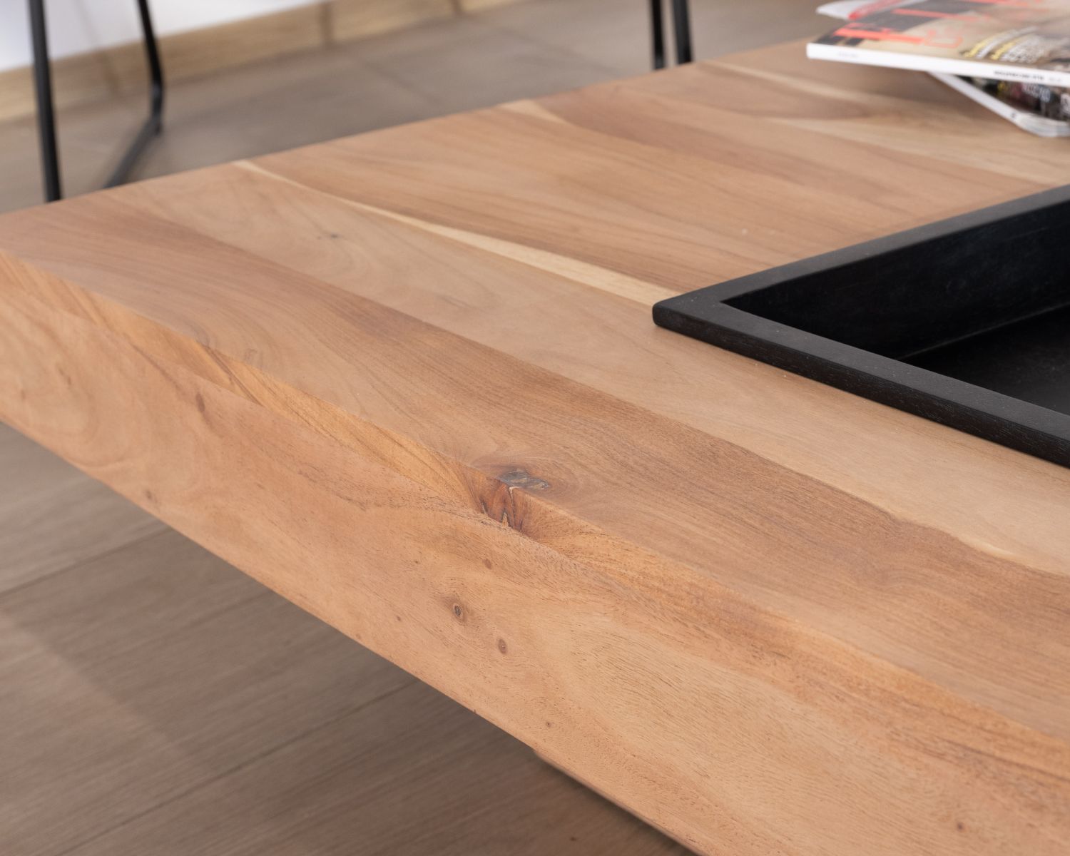 Table de salon carrée en bois massif avec rangement amovible "Shelley" 100 cm