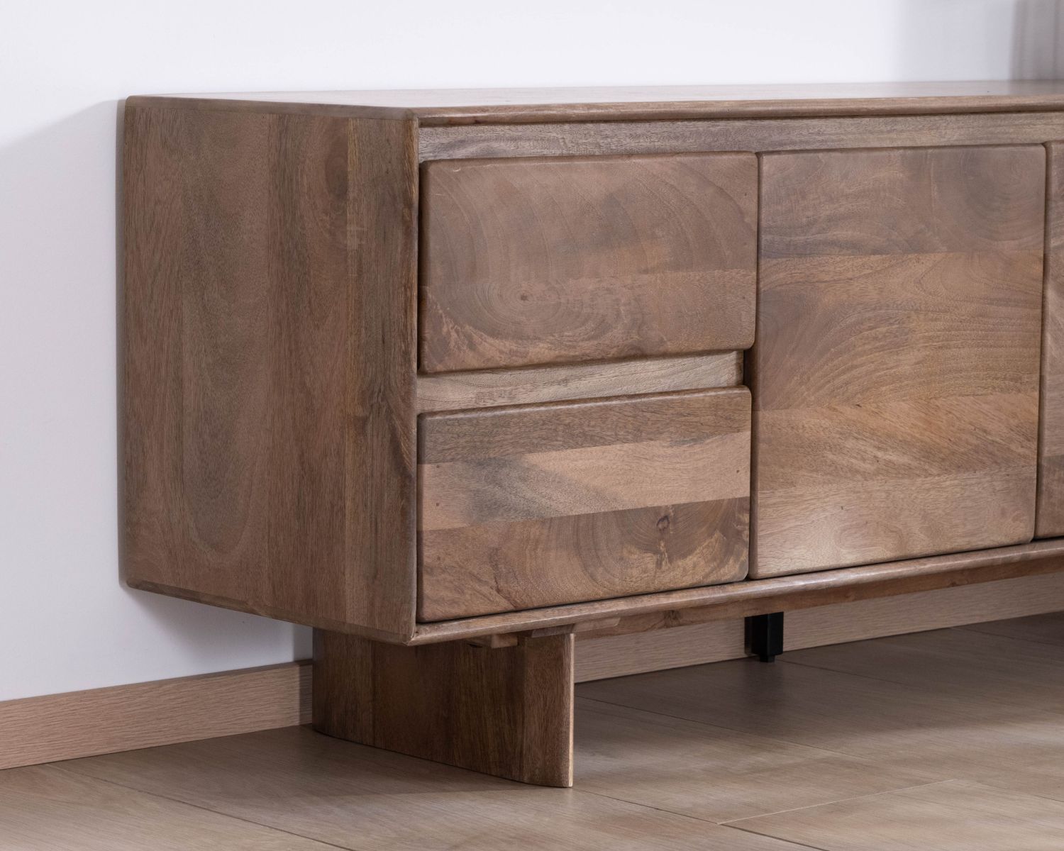 Meuble télé 160 cm design épuré Japandi "Geta" en manguier massif