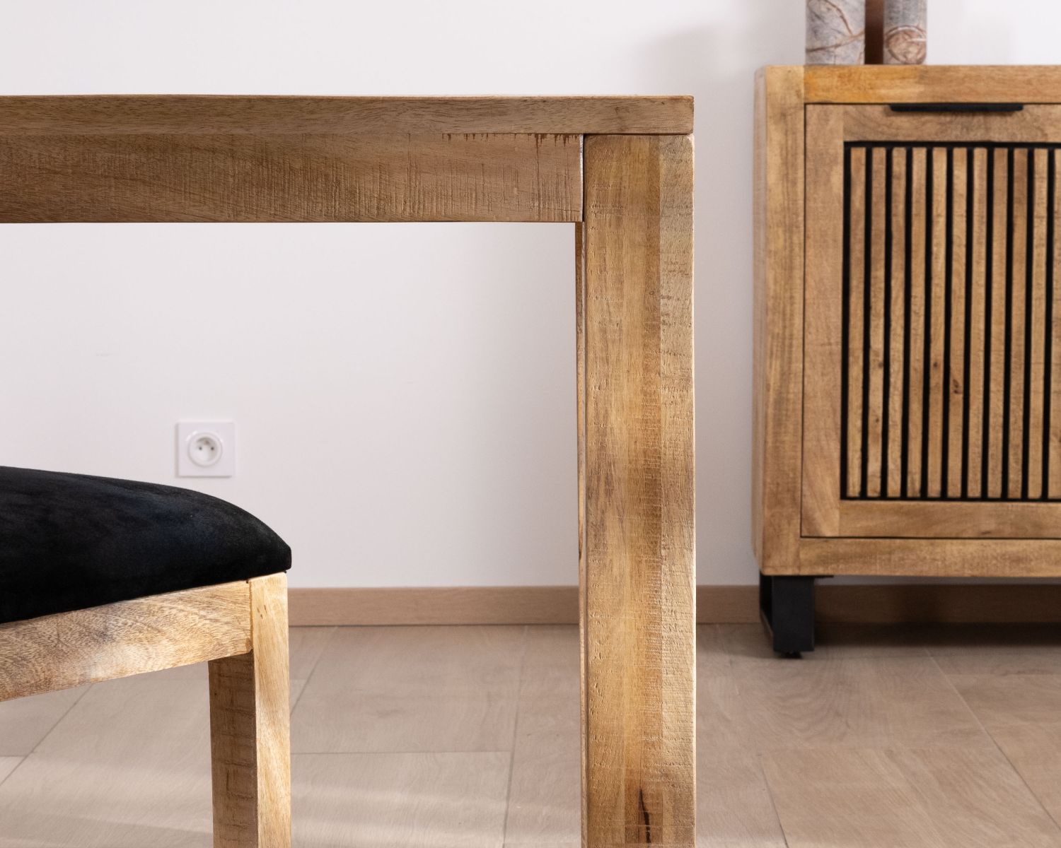 Table de repas en manguier 160 x 90 cm "Manoha"