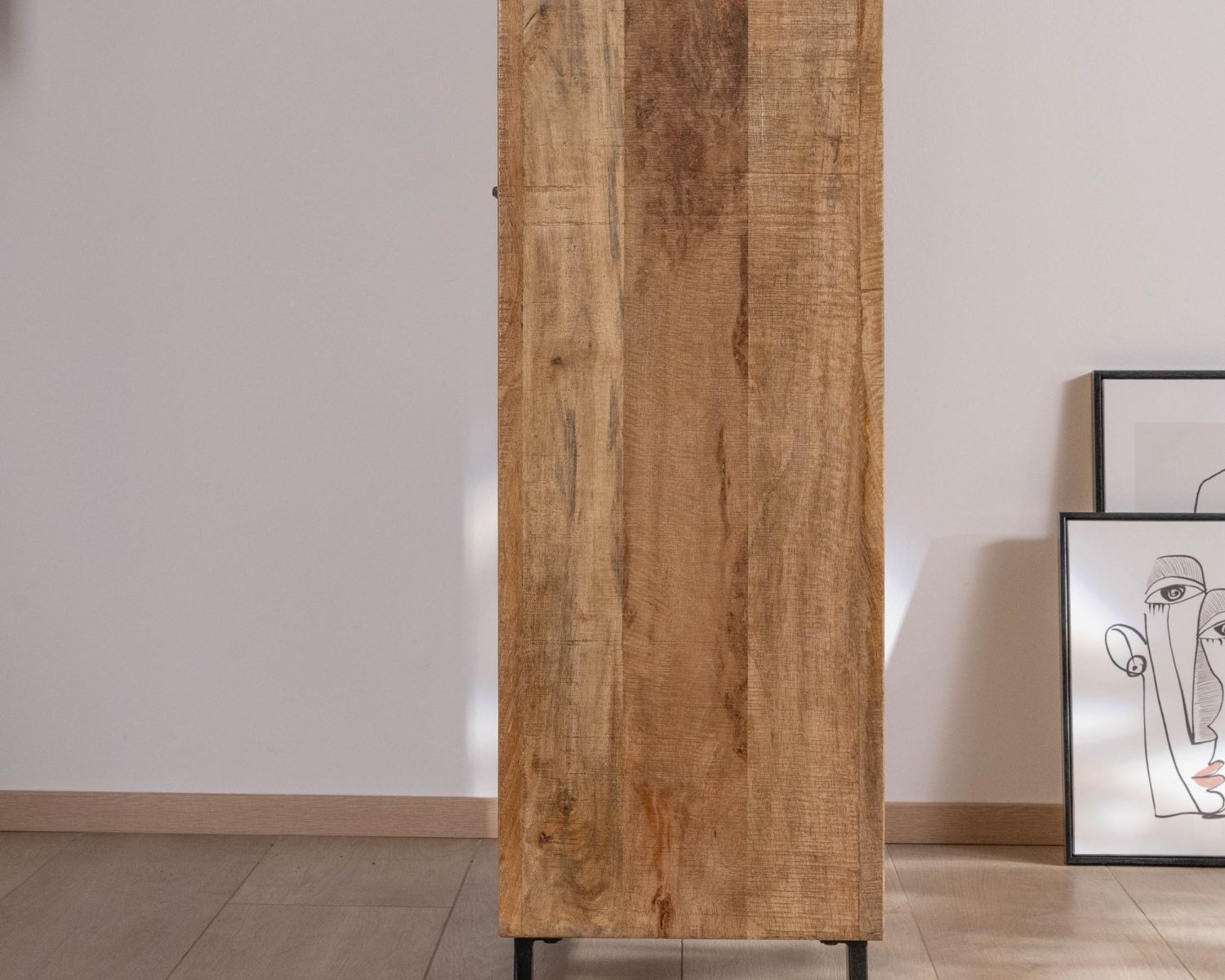 Argentier en manguier et pieds métal "Manoha" portes motif stries réversibles