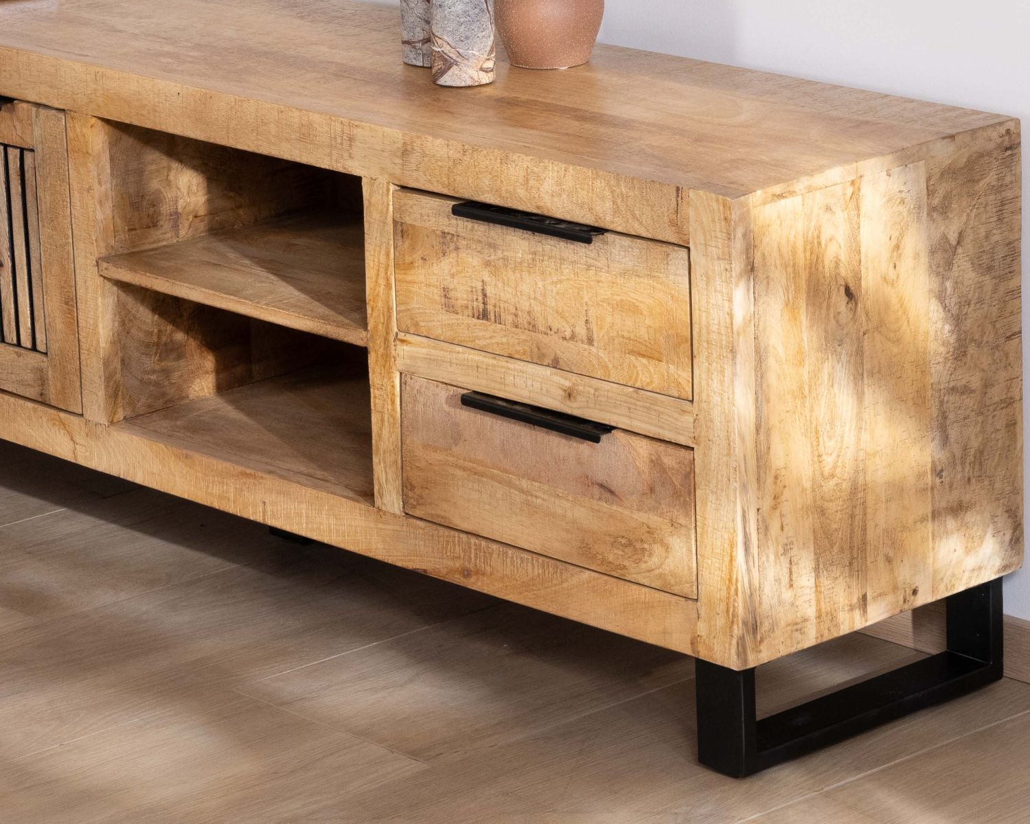 Banc TV 180 cm en manguier et pieds métal "Manoha"