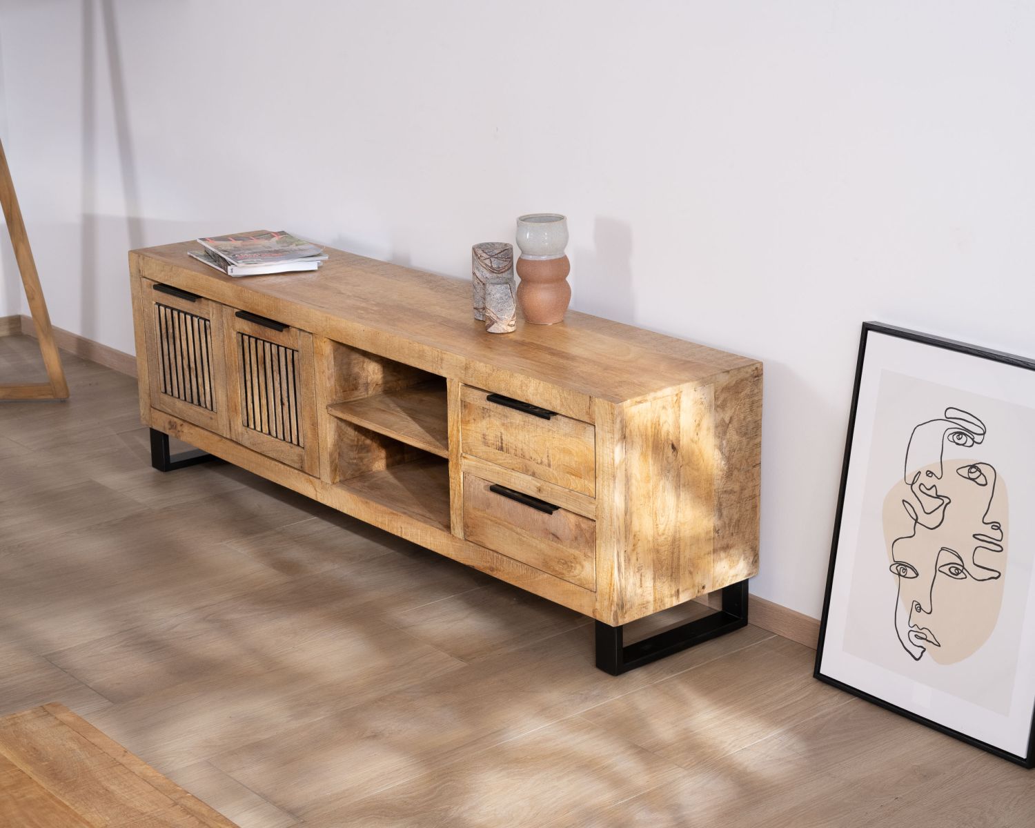 Banc TV 180 cm en manguier et pieds métal "Manoha"