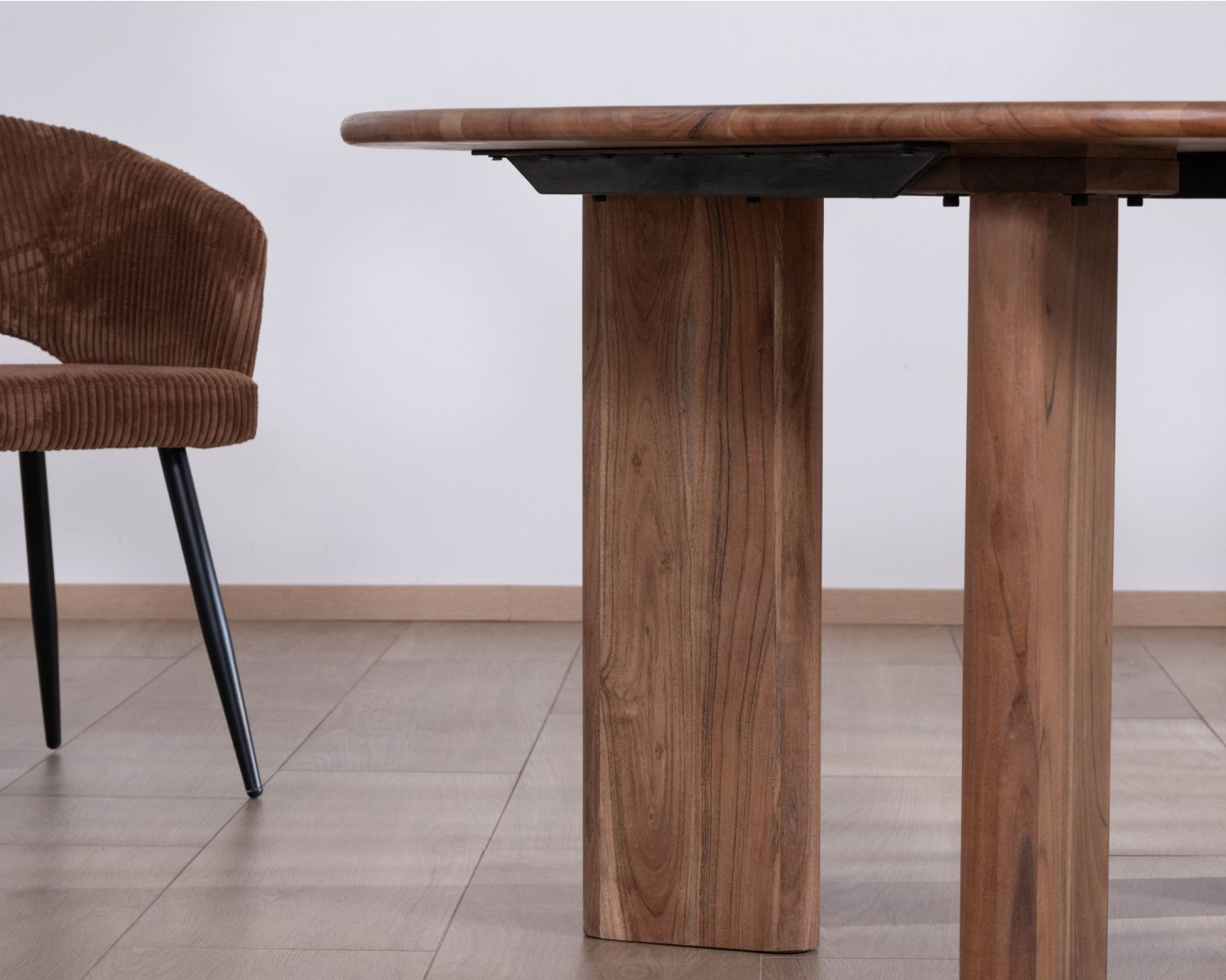 Table de repas ronde style japandi "Yona" 150 cm