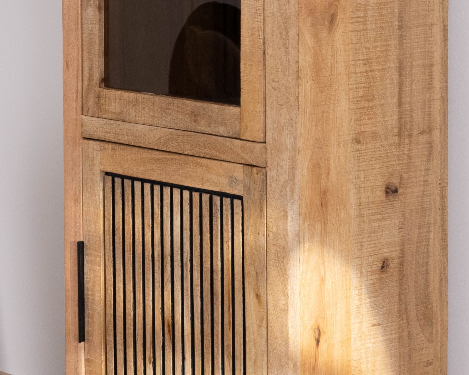 Vitrine 2 portes en manguier "Manoha" avec façade décor réversible