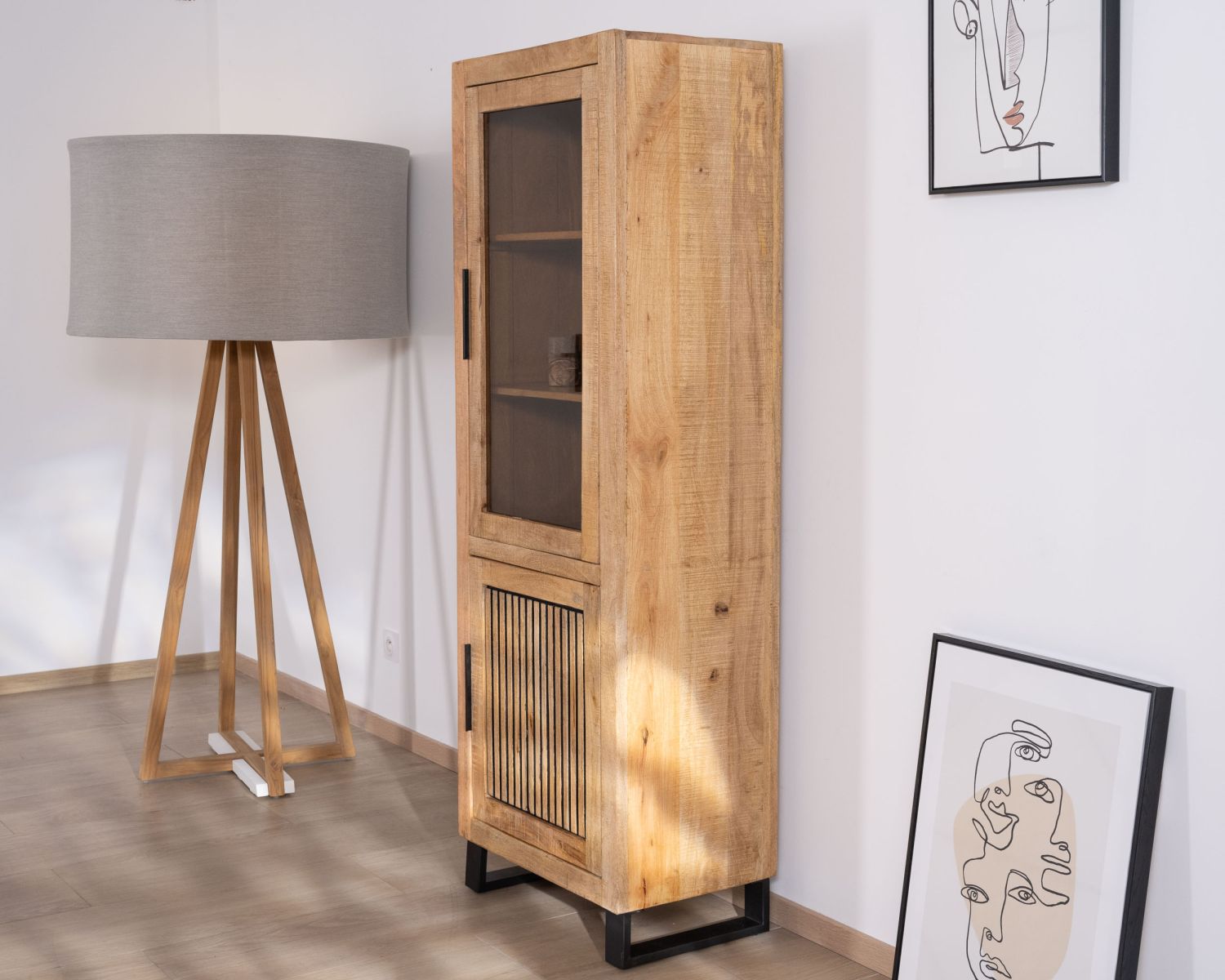 Vitrine 2 portes en manguier "Manoha" avec façade décor réversible