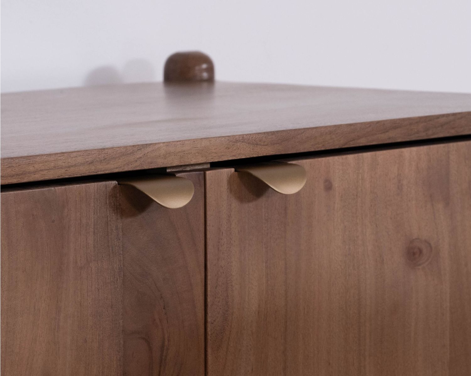 Buffet en acacia massif "Yona" 4 portes design épuré