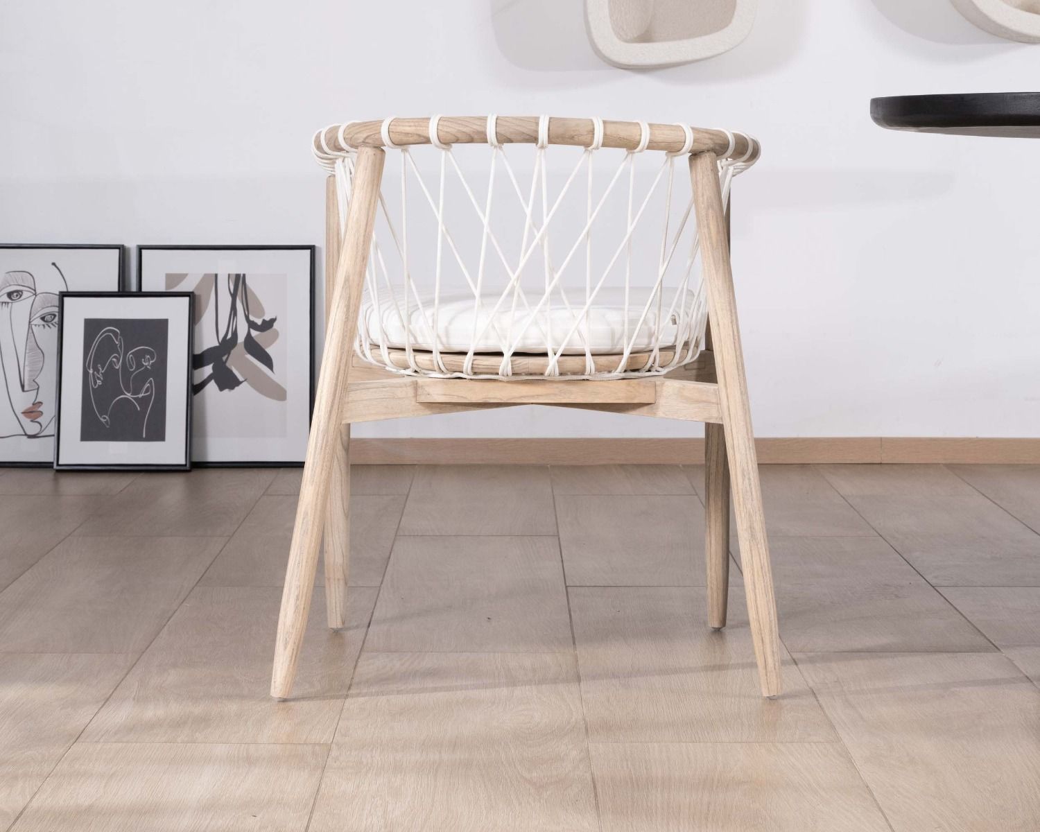 Chaise de repas en bois et corde tressée "Katue"