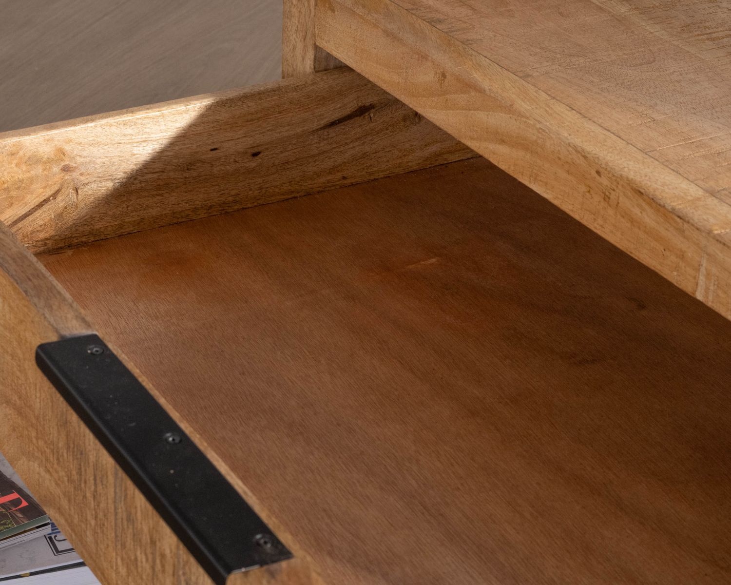 Table basse carrée 80 cm en manguier et pieds métal "Manoha" avec grand tiroir