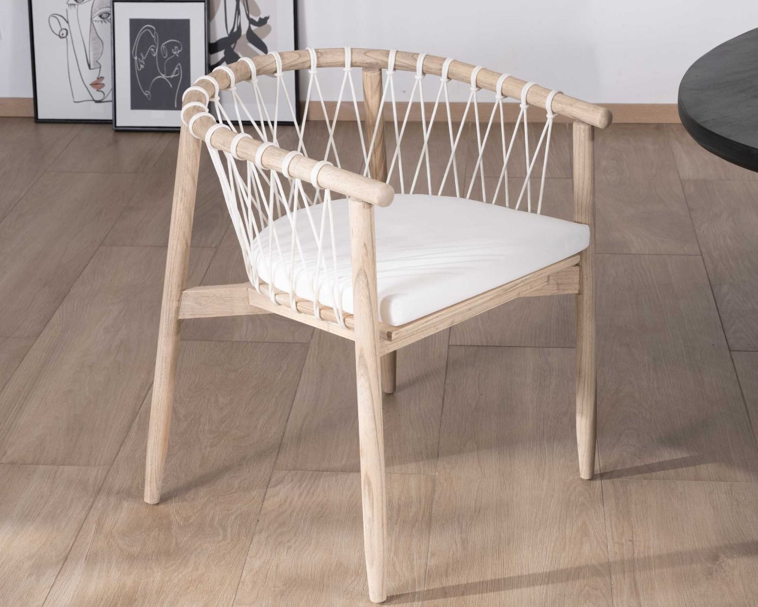 Chaise de repas en bois et corde tressée "Katue"