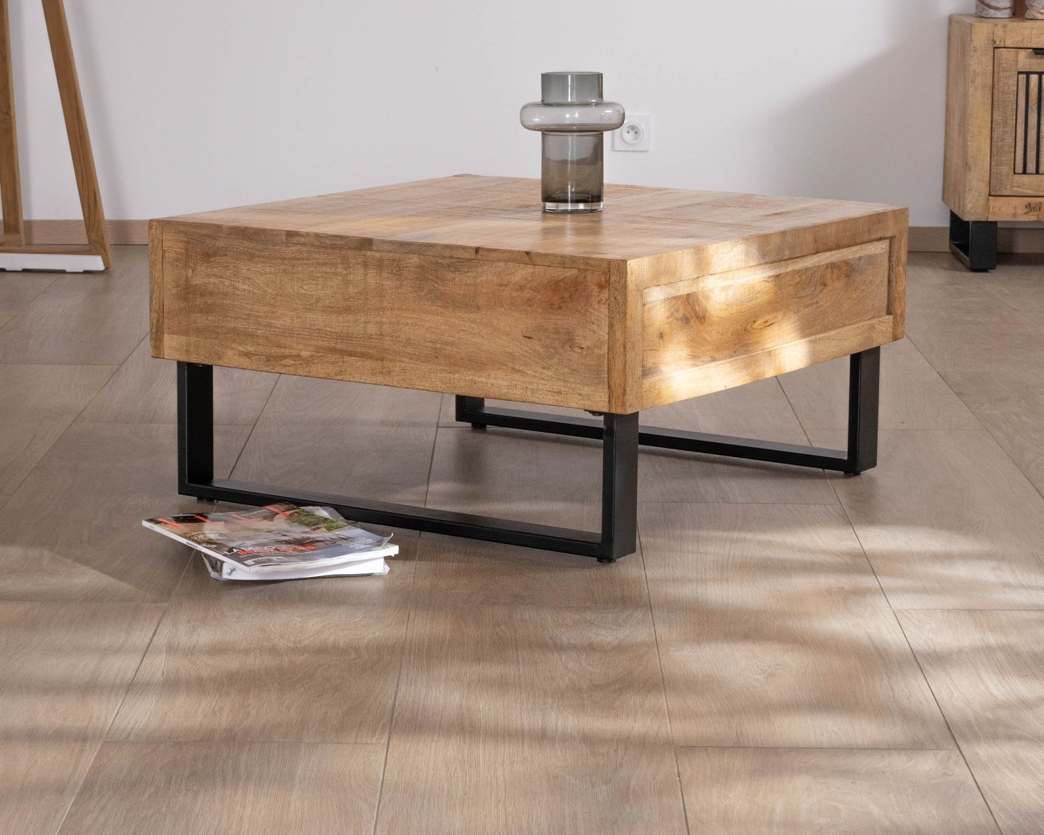 Table basse carrée 80 cm en manguier et pieds métal "Manoha" avec grand tiroir