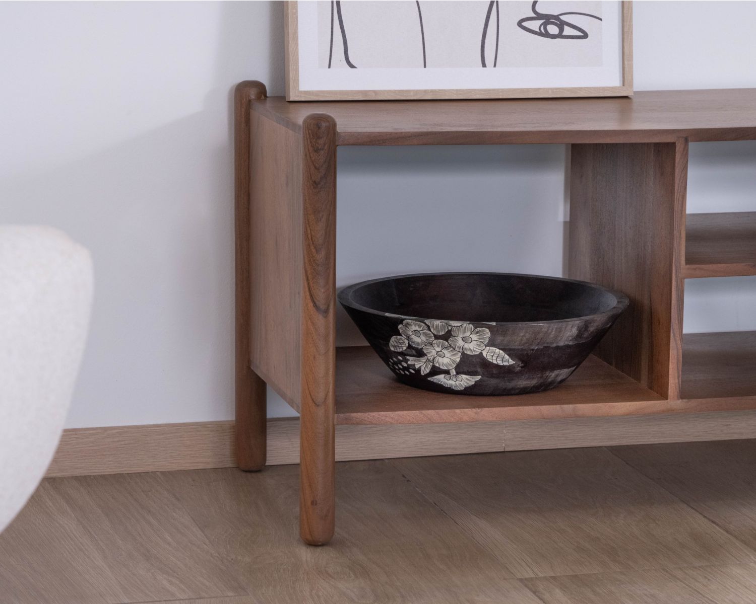 Meuble TV esprit japandi "Yona" en acacia massif 130 cm